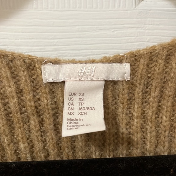 H&M Tan Sweater - Picture 4 of 8
